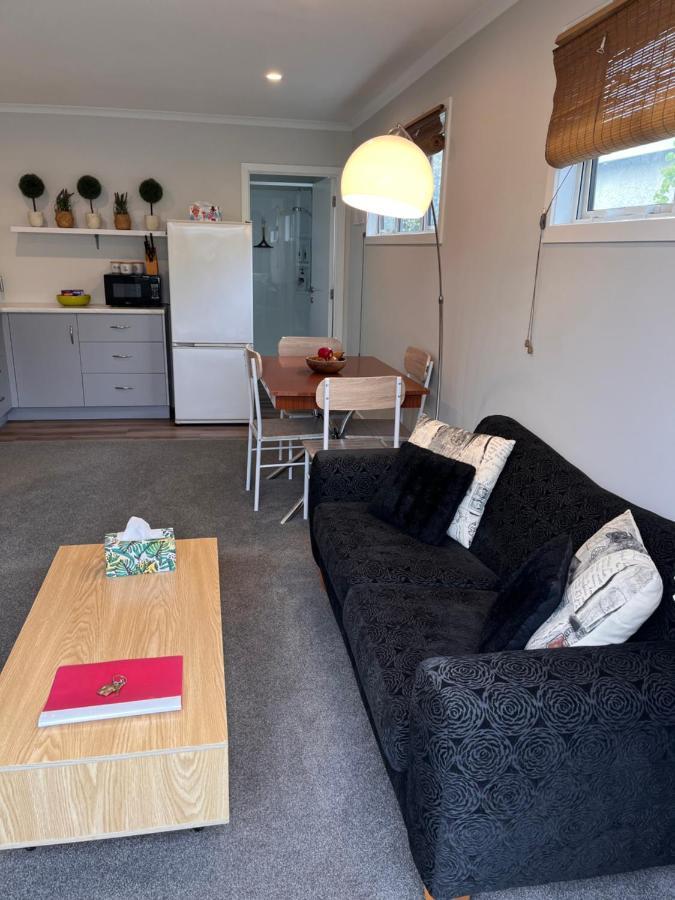 Modern Studio Apartment Motueka Luaran gambar