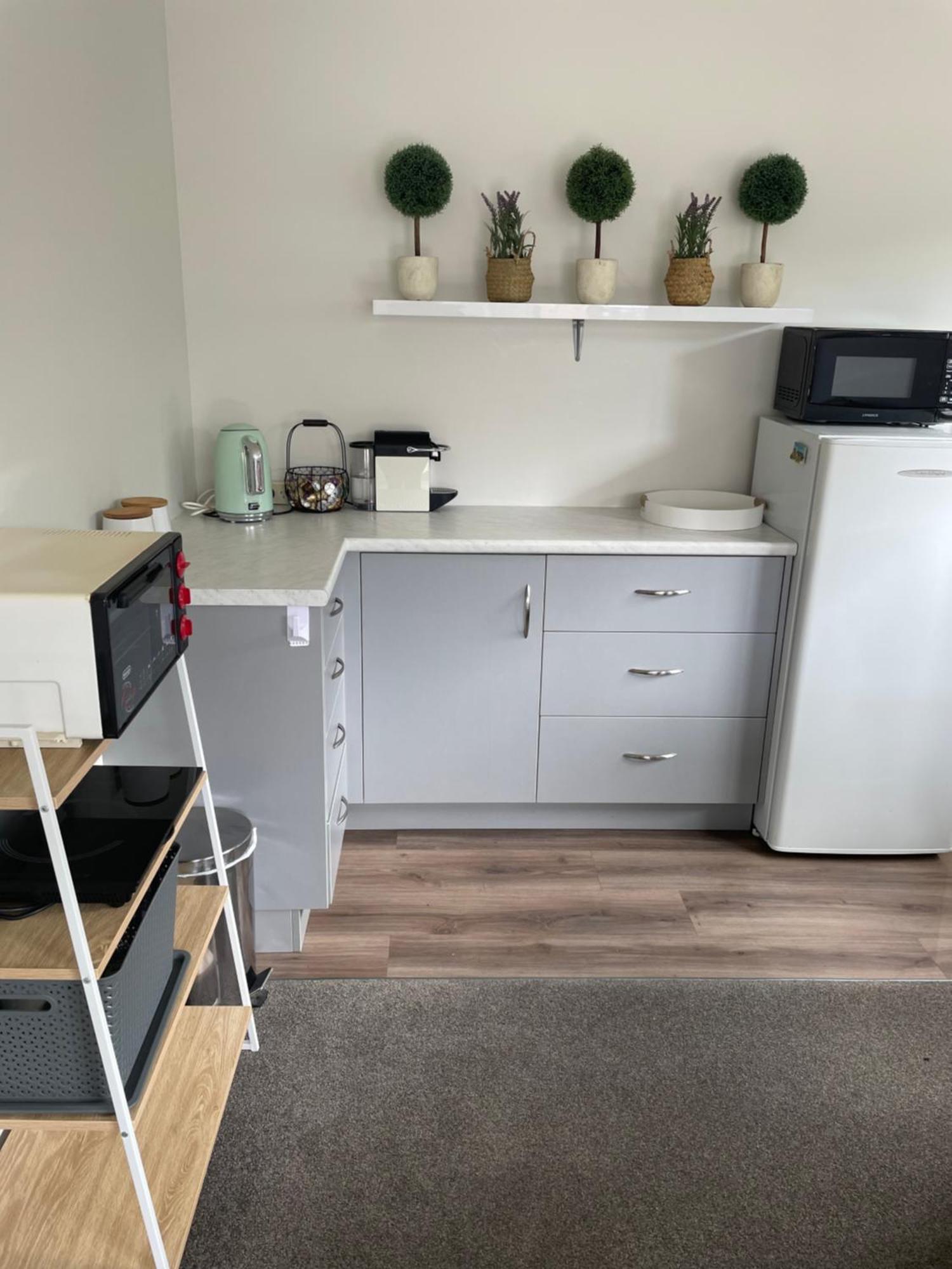 Modern Studio Apartment Motueka Luaran gambar